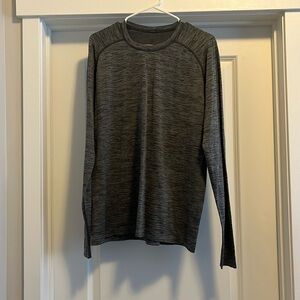 Men’s Lululemon shirt size L